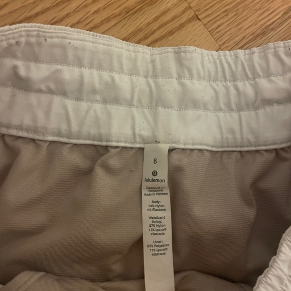 lululemon white shorts - Picture 3 of 5